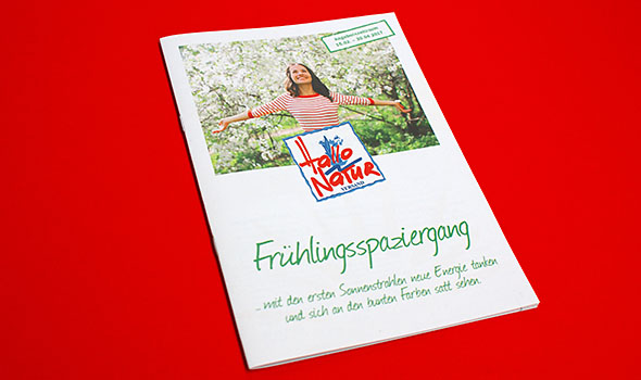 Das handliche A5-Format ist gerade bei Produktkatalogen sehr beliebt. BRO_RDH_A5_Recycling_rueckendrahtgeheftete_Broschuere_Produktinformationen_Titelseite_04502.jpg